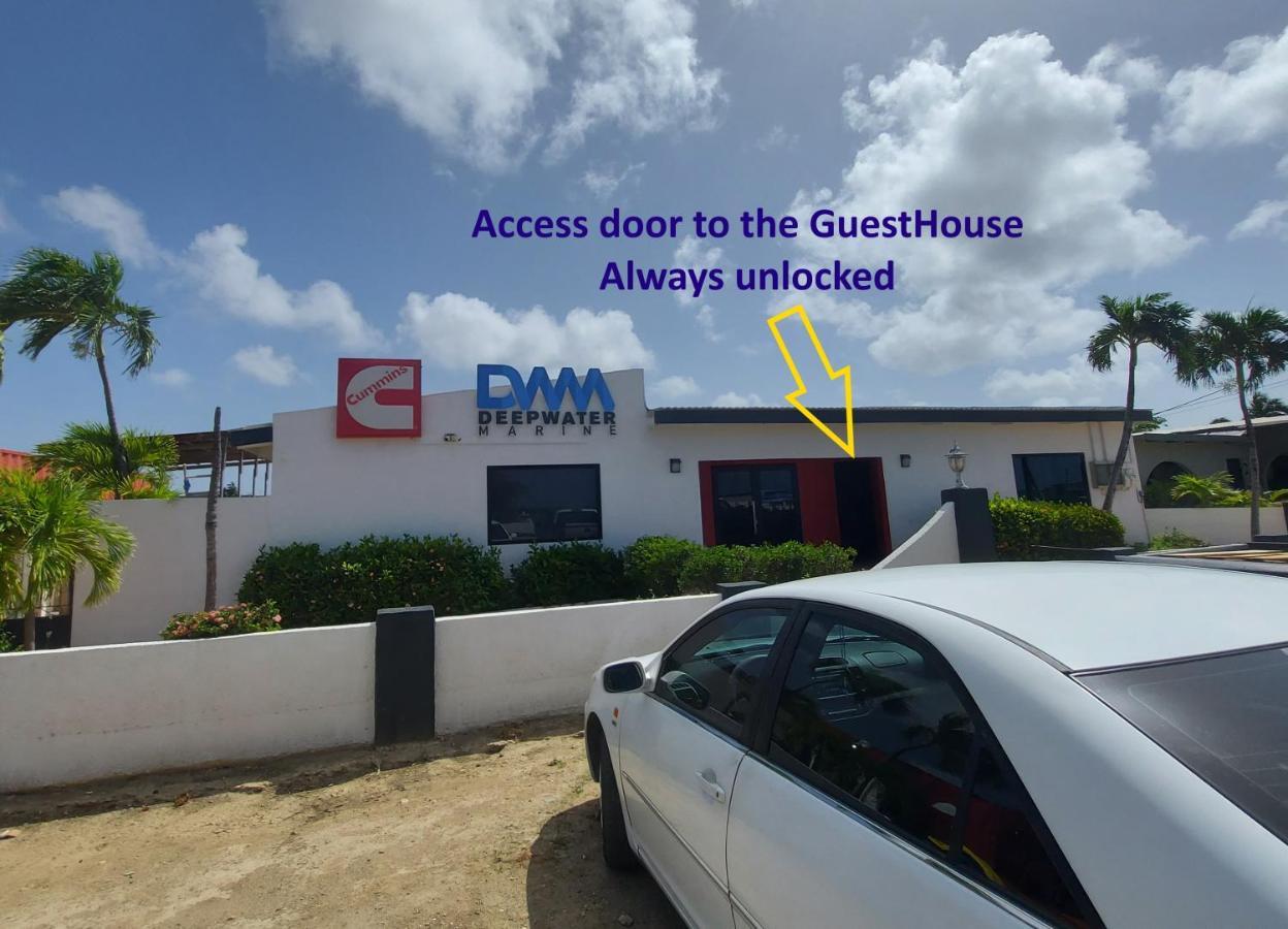 Varadero Marina Airport Guests Rooms Oranjestad Dış mekan fotoğraf